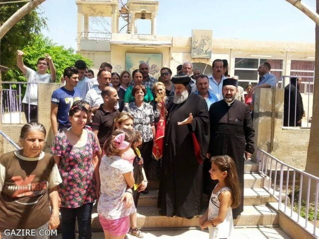 البطريرك أفرام يصل القامشلي بعد نزوح آلاف المسيحيين من الحسكة